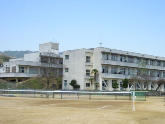 橋本市立紀見東中学校の画像