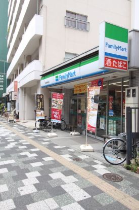 ファミリーマート新板橋駅前店の画像