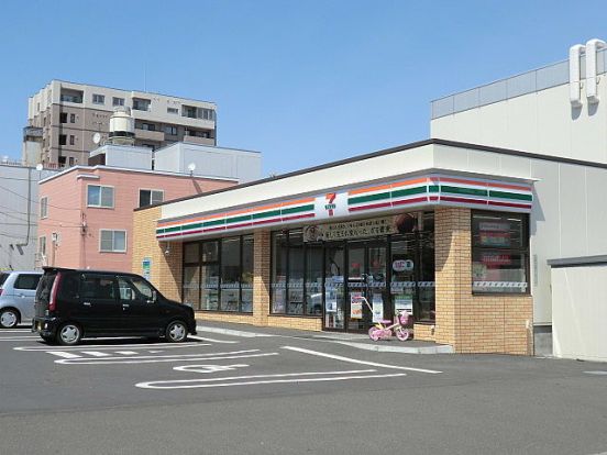 セブンイレブン 札幌月寒中央通4丁目店の画像