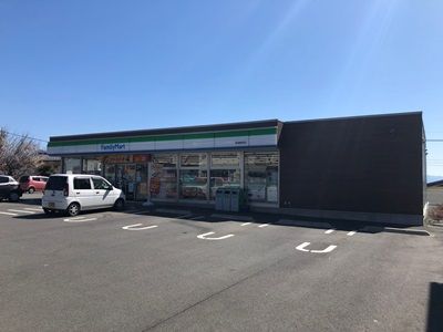 ファミリーマート長坂駅前店の画像