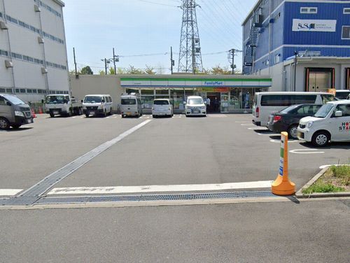 ファミリーマート厚木長谷南店の画像