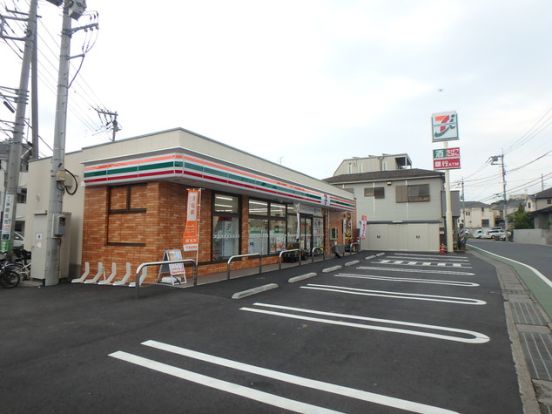 セブンイレブン 川崎久末店の画像