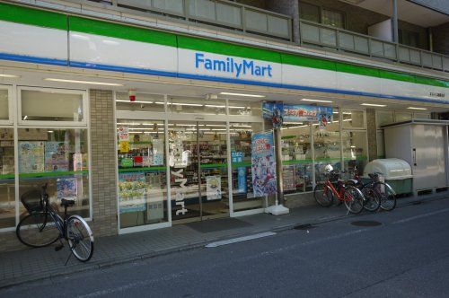 ファミリーマート まるいし祖師谷店の画像