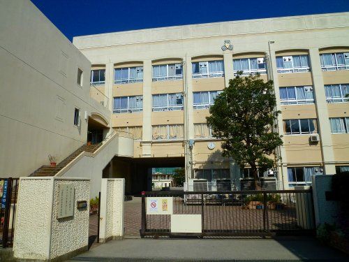 川崎市立西高津中学校の画像