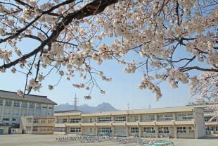吉岡町立吉岡中学校の画像