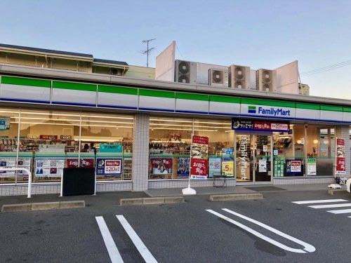 ファミリーマート 名西稲生店の画像