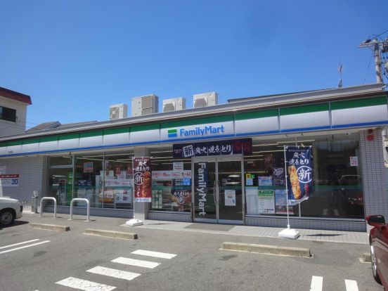 ファミリーマート 児玉西店の画像