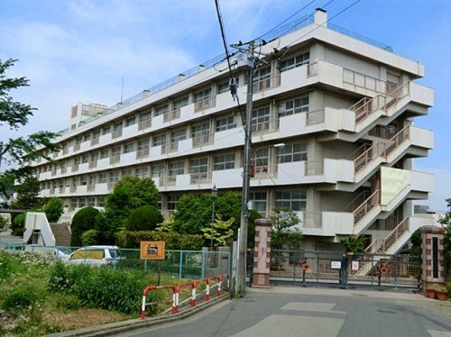 さいたま市立東浦和中学校の画像