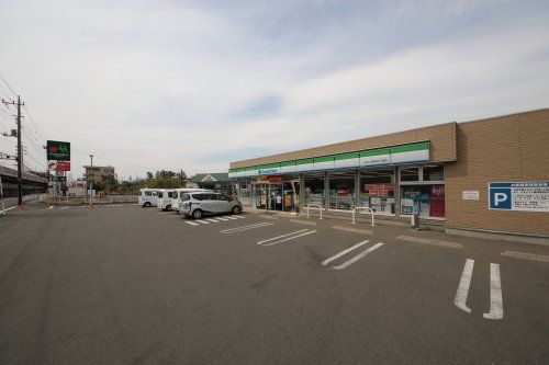 ファミリーマート 立川上砂町五丁目店の画像