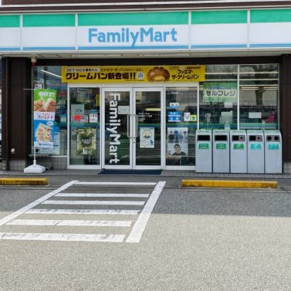 ファミリーマート 富山中央通り二丁目店の画像