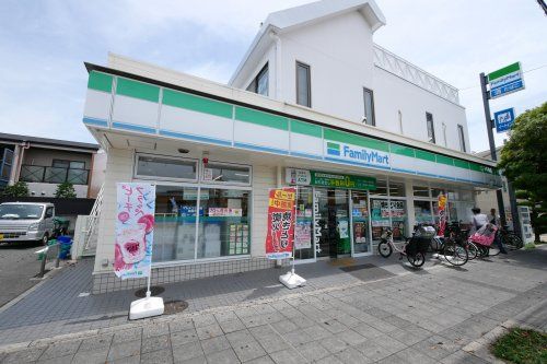 ファミリーマート 西宮瓦木店の画像