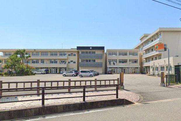 富山市立新庄小学校の画像