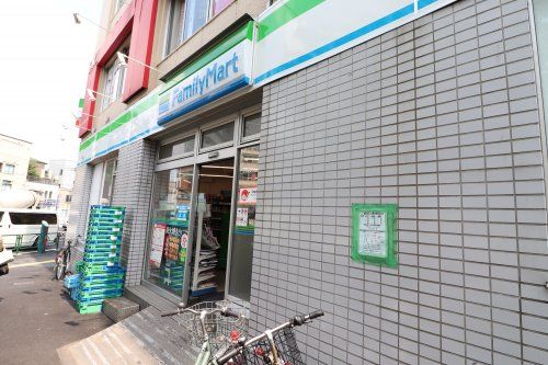 ファミリーマート 三ノ輪店の画像