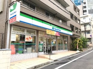 ファミリーマート 代々木三丁目店の画像