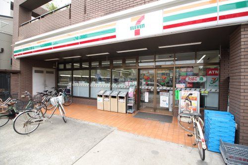 セブンイレブン 熊野前店の画像