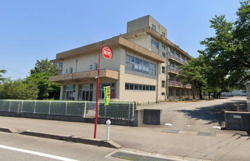 富山市立月岡中学校の画像