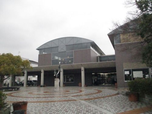 山陽小野田市立中央図書館の画像