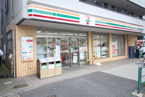 セブンイレブン　北区志茂駅前店の画像