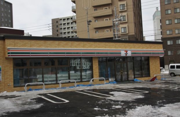 セブンイレブン 札幌豊平6条店の画像