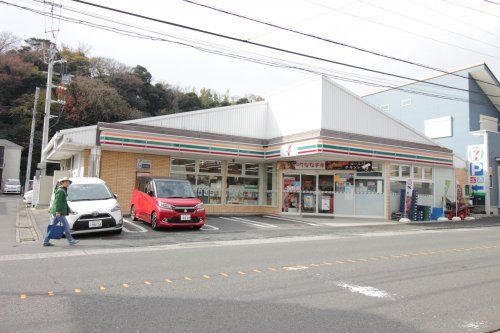 セブンイレブン 横須賀野比店の画像