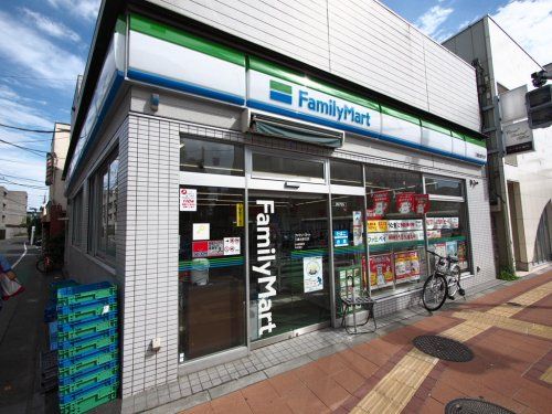 ファミリーマート 三鷹台駅北店の画像