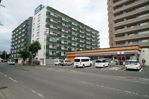 セブン-イレブン 札幌北10条東店の画像