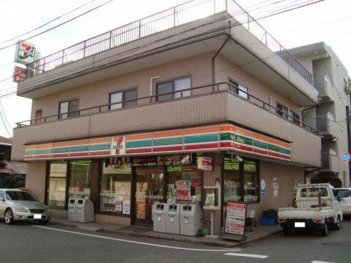 セブンイレブン 千葉本町店の画像