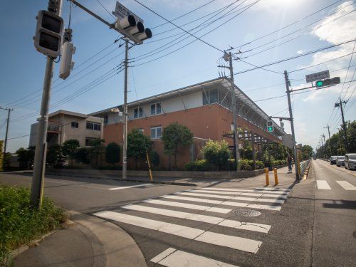 武蔵村山市立雷塚図書館の画像