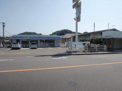 ローソン松山西衣山駅前店の画像