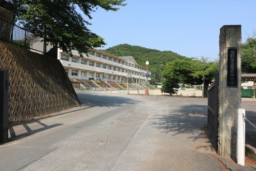 足利市立毛野中学校の画像