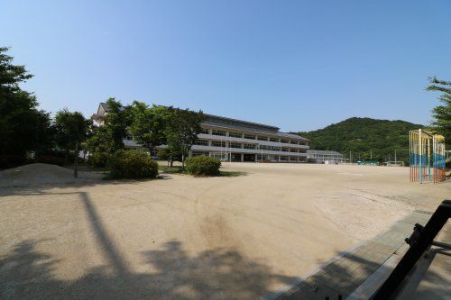 足利市立毛野小学校の画像