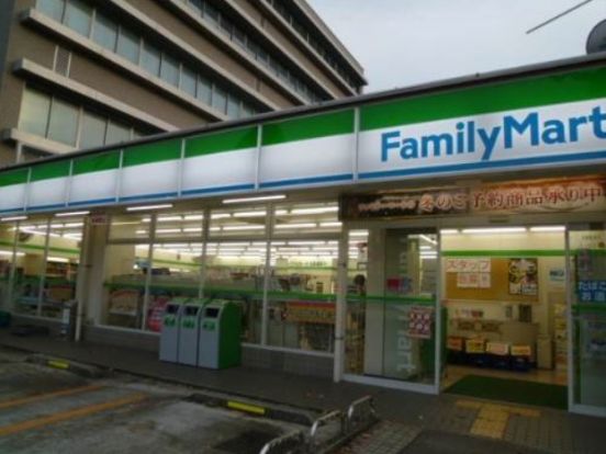 ファミリーマート 世田谷教育会館前店の画像