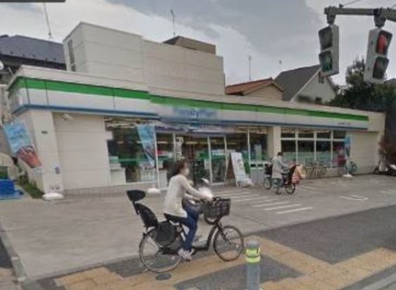 ファミリーマート 狛江市民グランド前店の画像