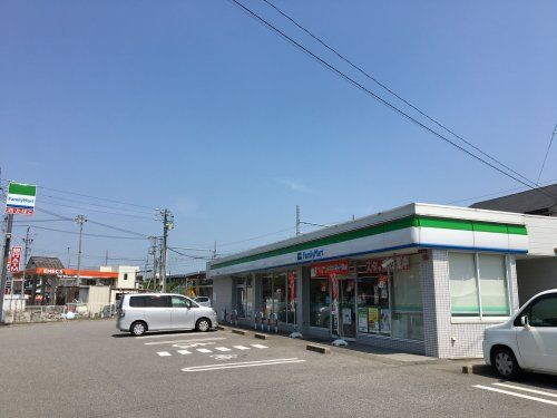 ファミリーマート 幸田六栗店の画像