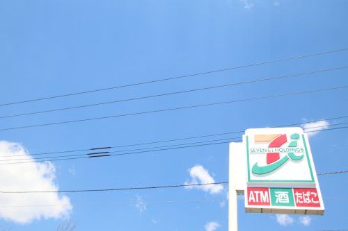 セブンイレブン 日野高幡不動駅前店の画像