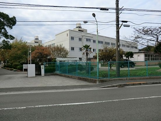 横浜市立金沢中学校の画像