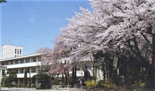 御代田南小学校の画像