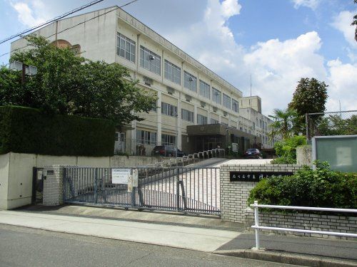 名古屋市立円上中学校の画像