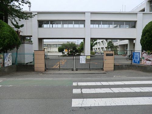 昭島市立中神小学校の画像