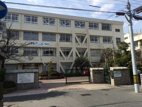 広島市立観音中学校の画像