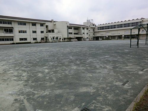 日の出町立平井小学校の画像