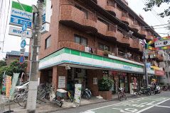 ファミリーマート 丸萬椎名町北口店の画像