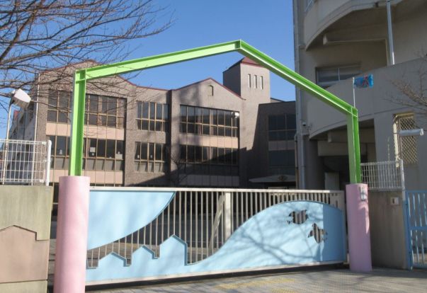 多聞東小学校の画像