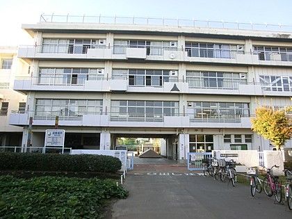 新座市立新堀小学校の画像