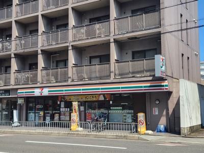 セブンイレブン 京都烏丸丸太町西店の画像