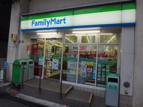 ファミリーマート 福島駅前店の画像