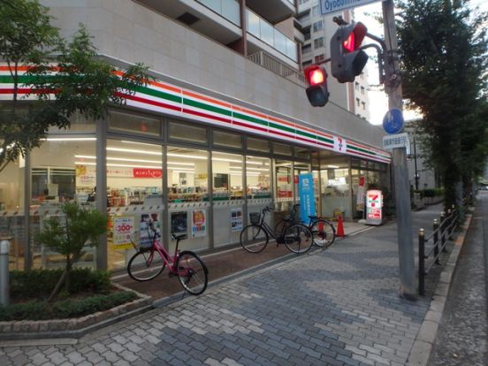 セブンイレブン 梅田スカイビル前店の画像