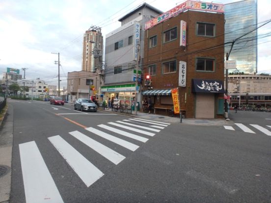 ファミリーマート 新梅田スカイビル前店の画像