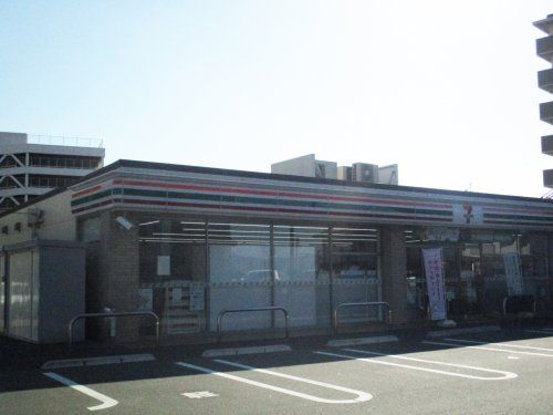 セブンイレブン 亀岡駅前店の画像