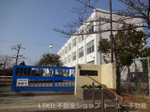 西陵小学校の画像